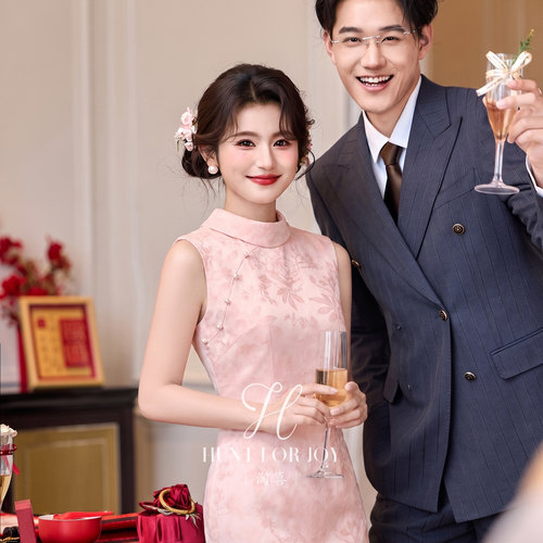 溶酚粉色新中式订婚敬酒礼服裙