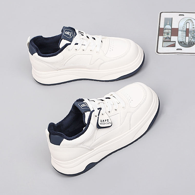 爆款大码女鞋41一43冬季2025新款休闲棉鞋保暖特大号舒适加绒板鞋