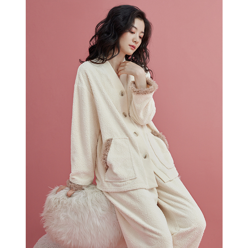 睡衣女秋冬季珊瑚绒薄绒简约高档