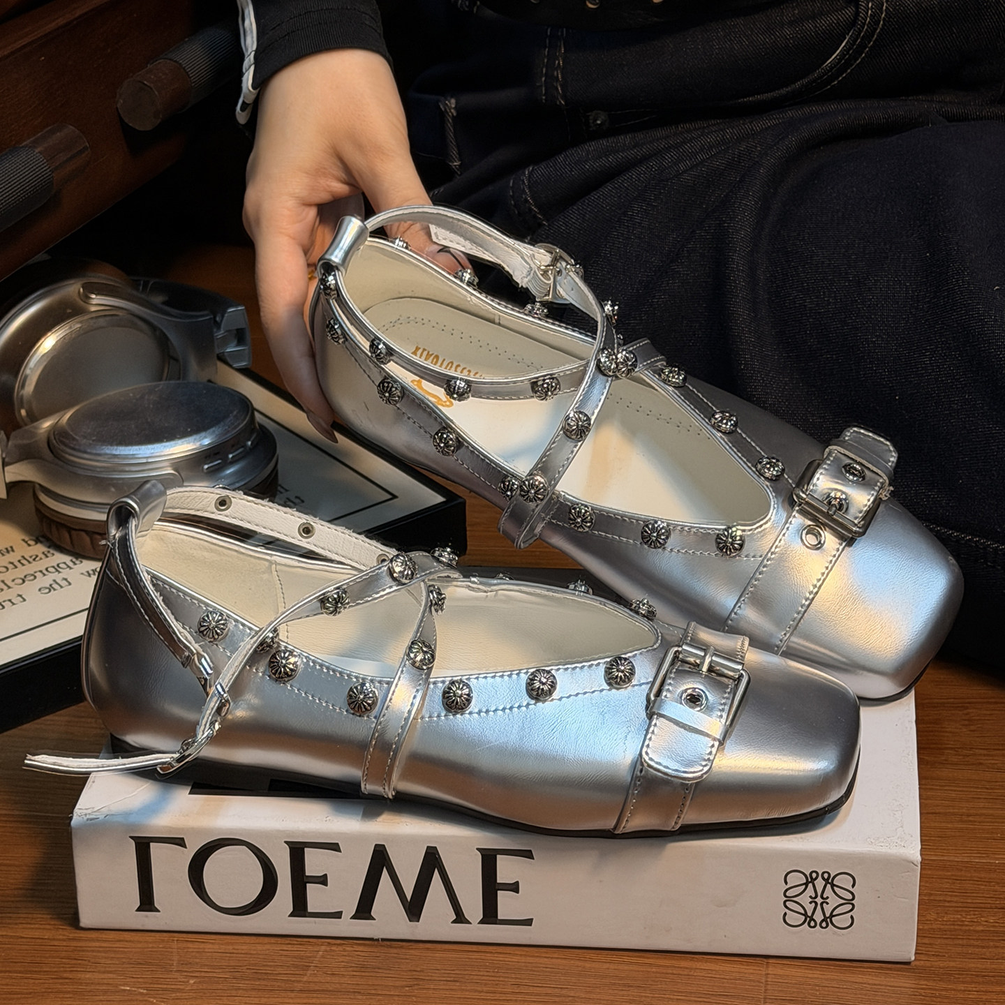 欧货真皮铆钉浅口单鞋女2026新款复古小方头玛丽珍芭蕾舞平底鞋女