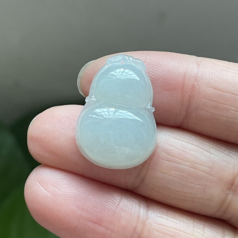 缅甸A货冰种翡翠葫芦吊坠小滴溜