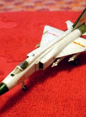 现货 小号手01328 中国歼-8II歼击机 1/144 飞机模型TRUMPETER