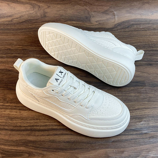 男士白色厚底休闲板鞋子男鞋2026新款增高小白鞋春款百搭潮0318k