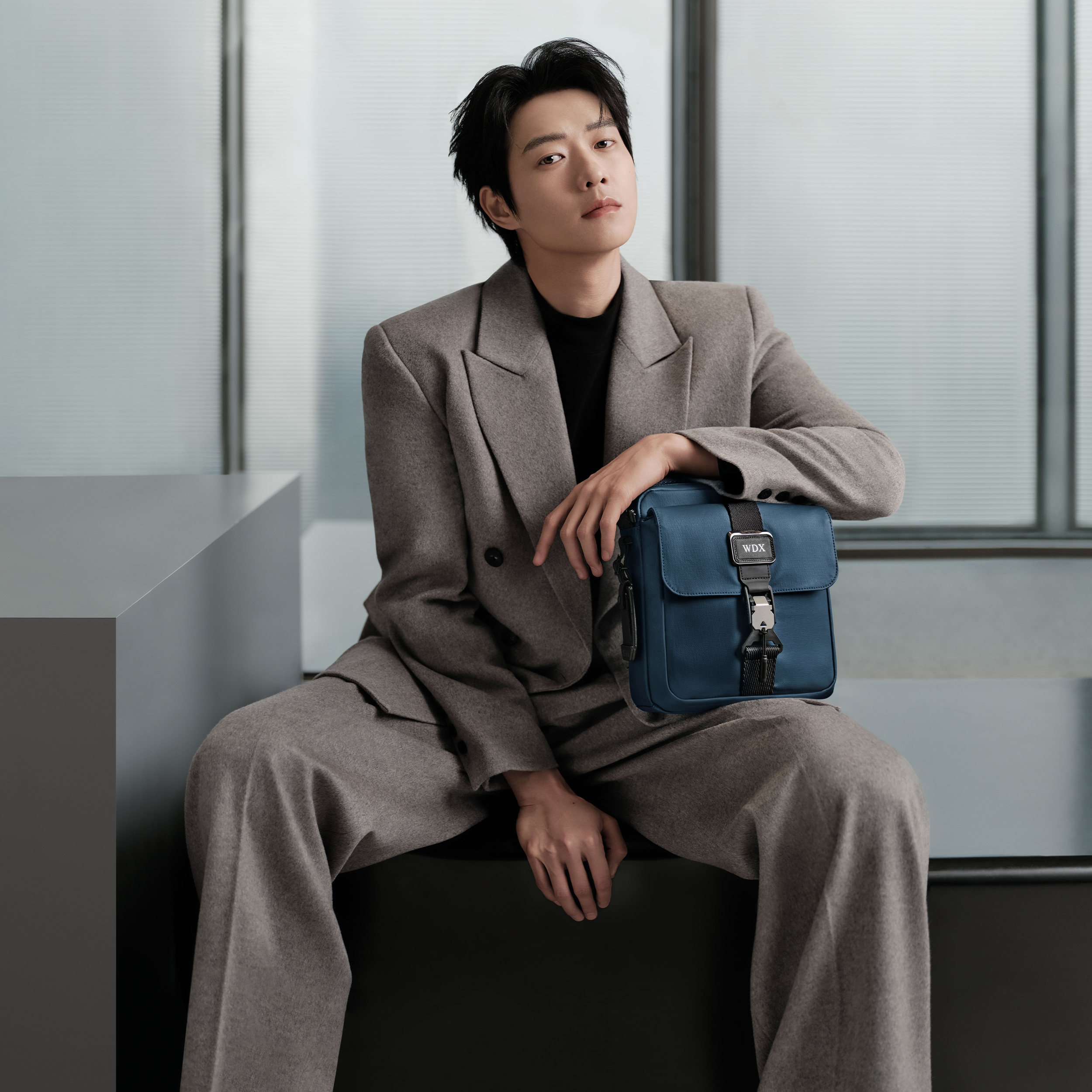 TUMI/途明男士休闲斜挎包