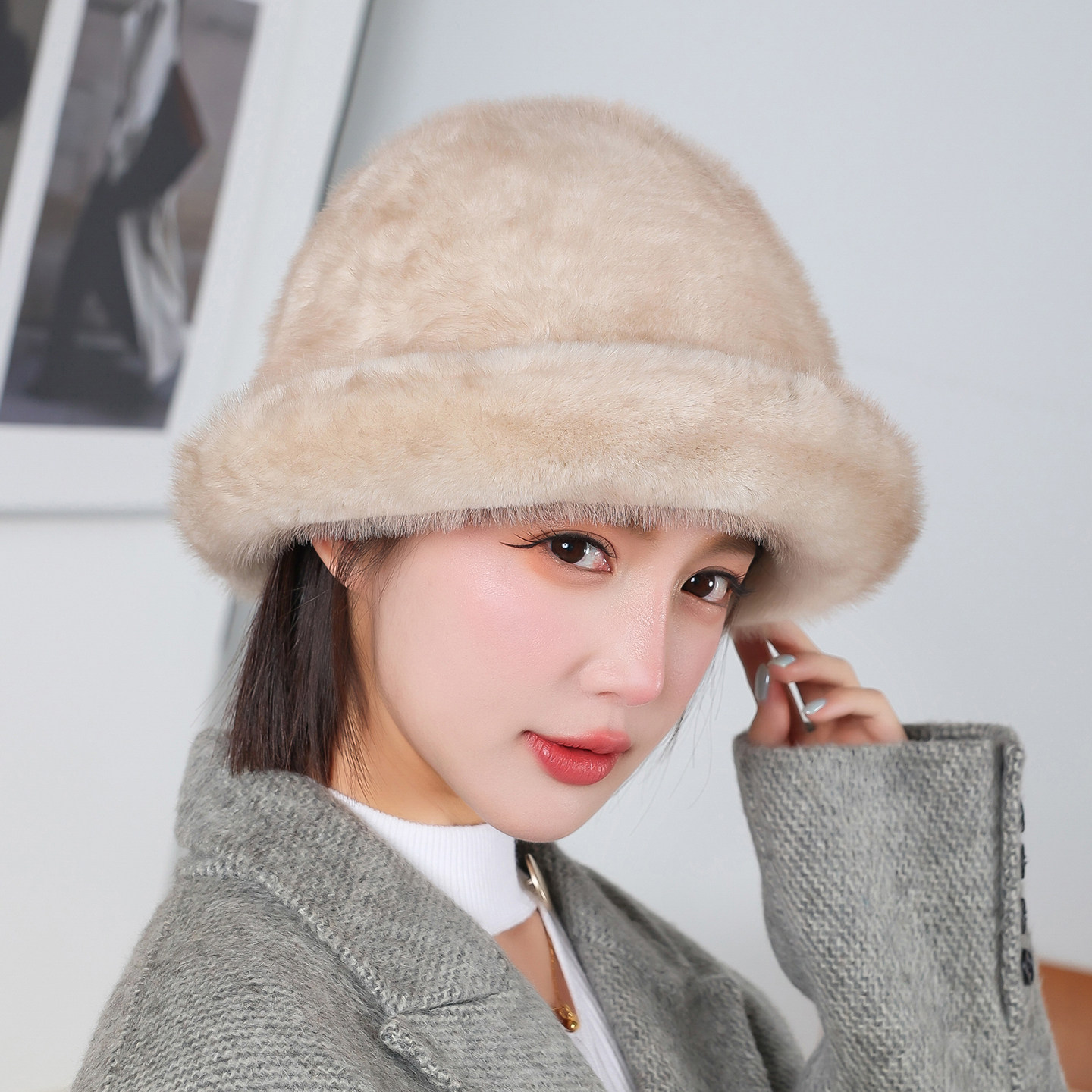 女冬季保暖仿貂皮草帽子卷边渔夫盆帽水貂毛轻奢时尚小礼帽显脸小