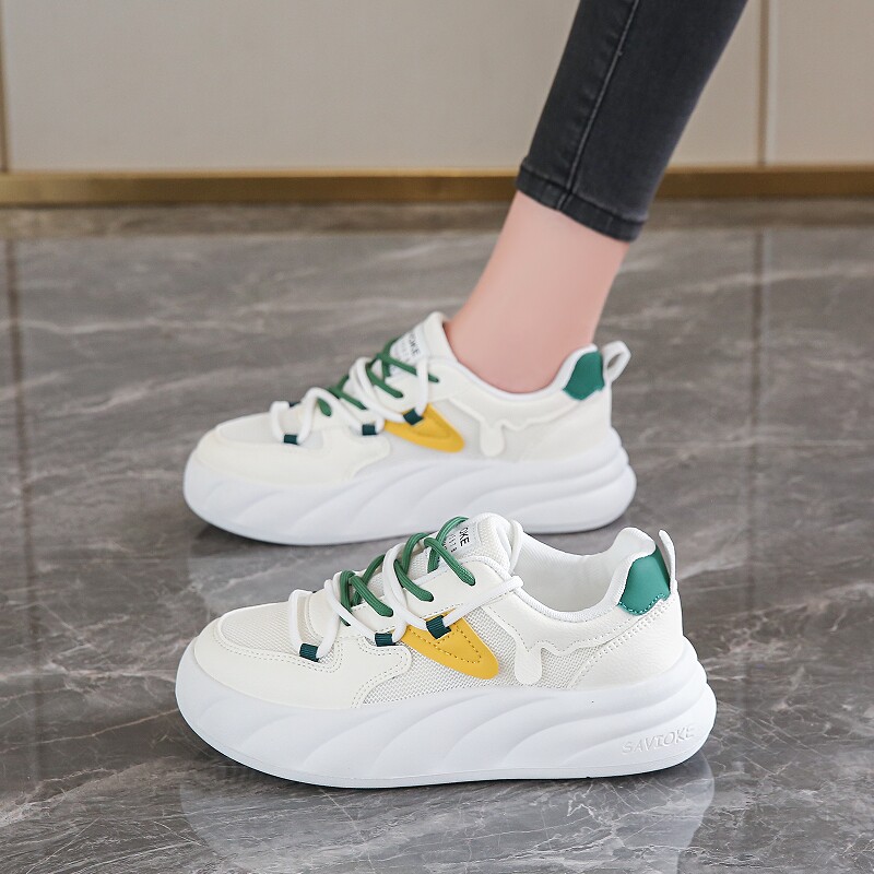 女鞋踩屎感板鞋女2025秋季爆款轻便软底不累脚百搭运动休闲小白鞋