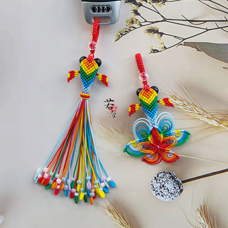 伟德bv1946官网-市场最前沿丨“马”上有新意 生肖玩具“圈粉”新春市场