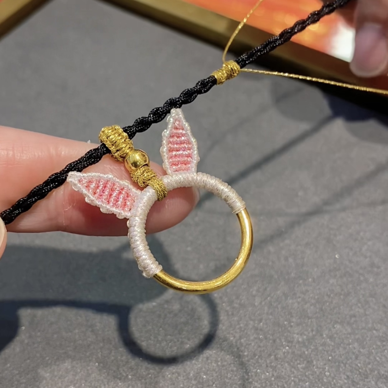 湖湘金楼 足金素圈戒指转运珠编织玉桂狗项链黄金锁骨链