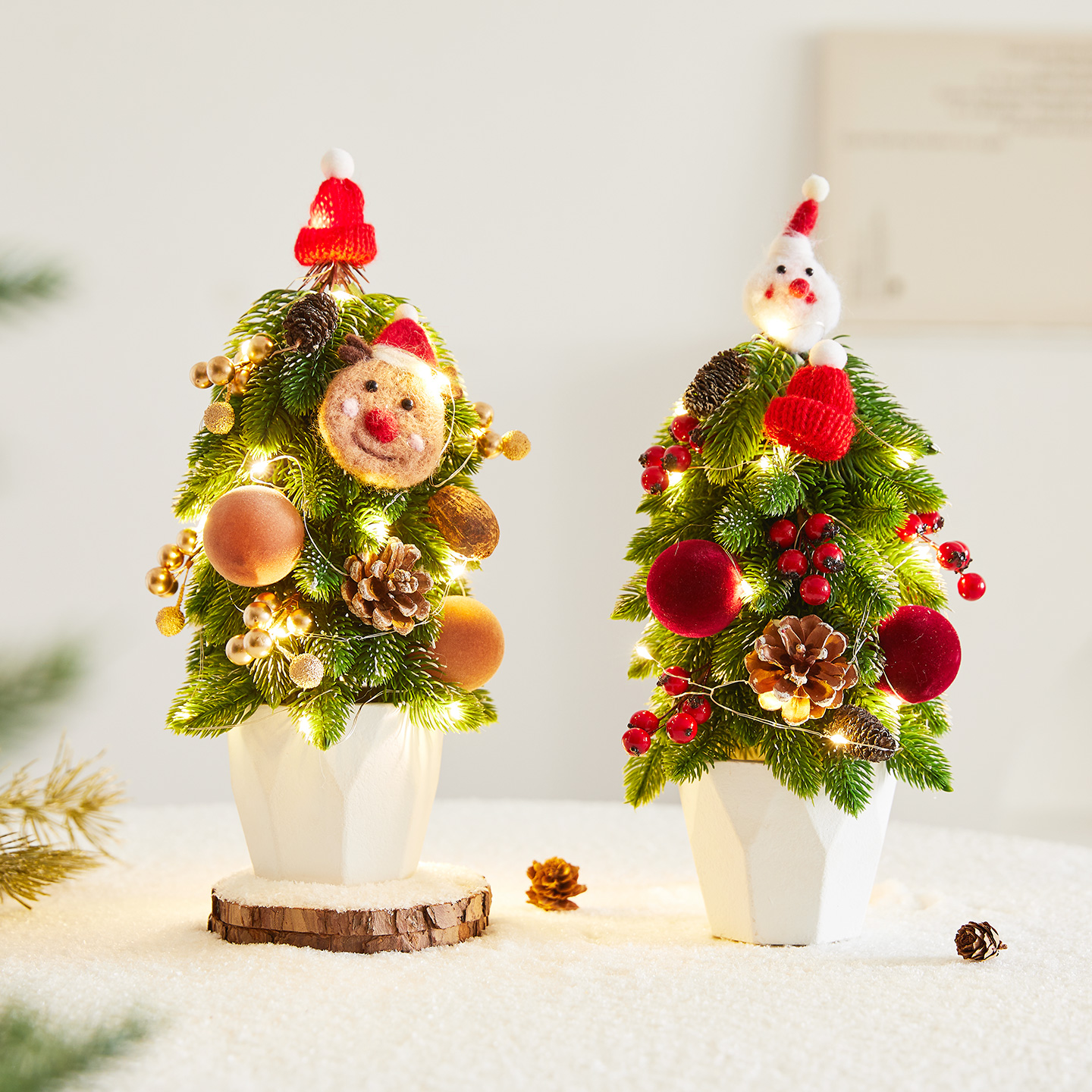 圣诞节装饰品桌面小型圣诞树摆件诺贝松藤条花环圣诞场景氛围布置