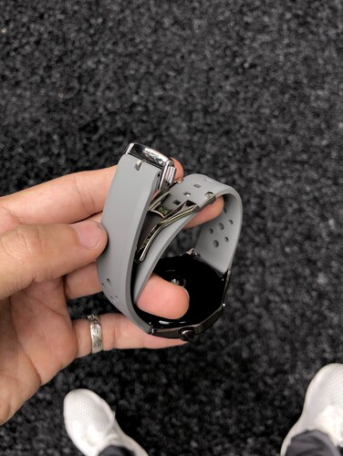 卡客风暴 氟橡胶适用华为GT6手表表带GT5折叠钢扣watch5小米4圆孔
