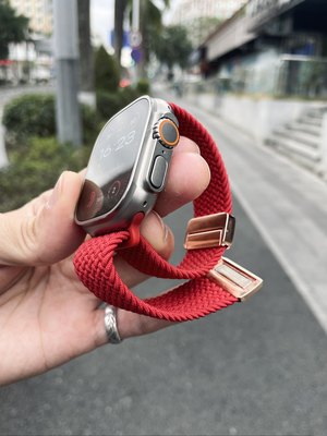 卡客 新年红适用苹果手表iwatch表带编织s987磁吸扣回环ultra秋冬