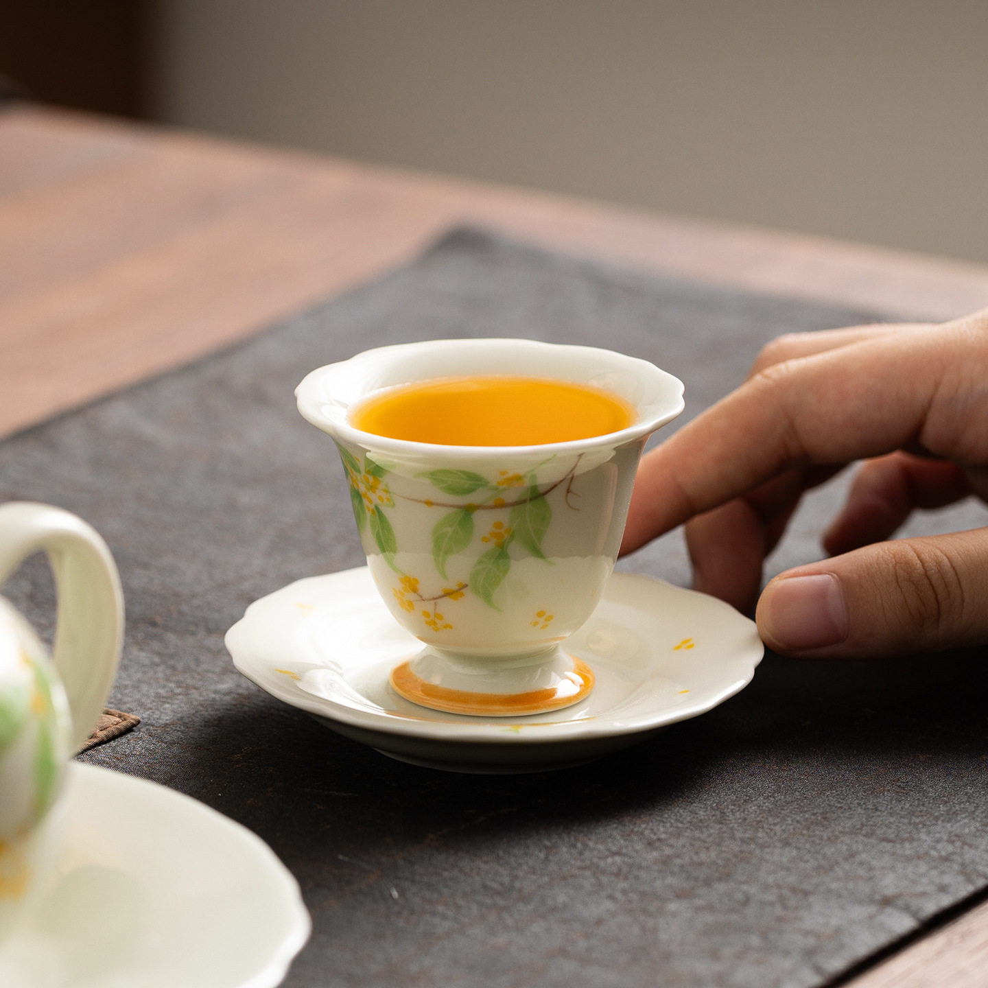 手绘桂花釉下彩陶瓷品茗杯功夫茶具单杯主人杯高足茶杯