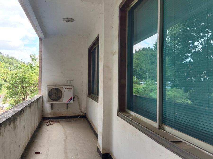 4月5日遵义市米业公司名下土地及土地上的附属物网络拍卖公告