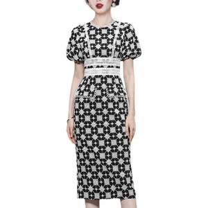 RM9926#夏季新款气质修身拼接花边灯笼袖收腰绣花裙优雅连衣裙