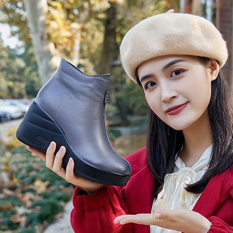 2025秋冬新款头层牛皮软底短靴加绒保暖休闲坡跟高跟女鞋靴子皮靴