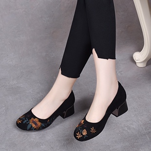 2026新款平底妈妈皮鞋春秋圆头磨砂皮单鞋女夏款软皮真皮低跟女鞋