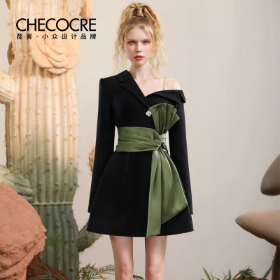 茬客不规则设计感收腰显瘦A字裙