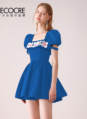 茬客法式连衣裙2025夏季甜美立体花朵分体式泡泡袖方领蓝色裙子女