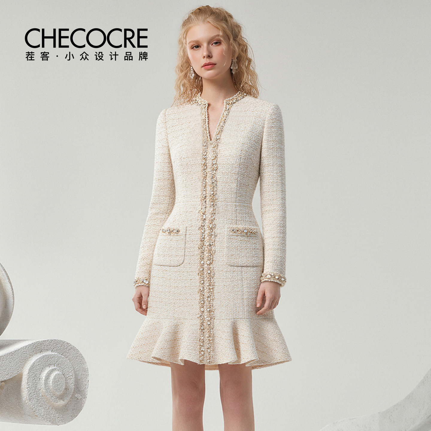 茬客新款V领钻饰鱼尾短裙