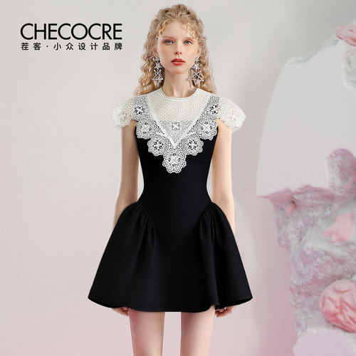 茬客法式收腰蕾丝拼接连衣裙