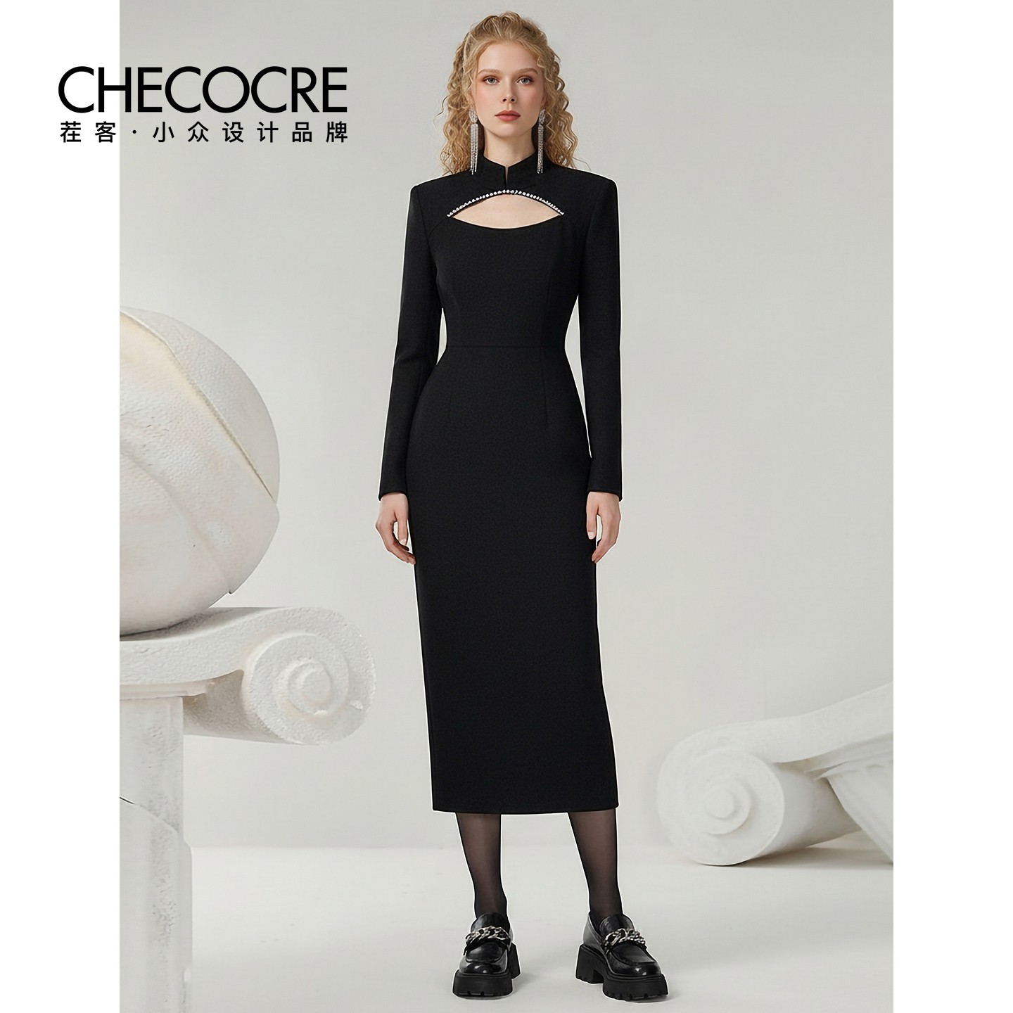 茬客立领镂空收腰长裙