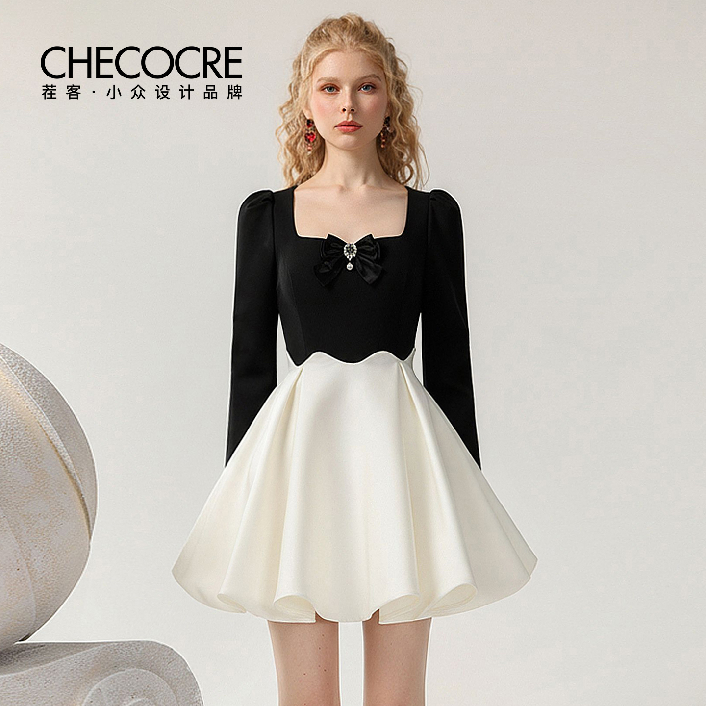 茬客方领蝴蝶结拼接蓬蓬裙