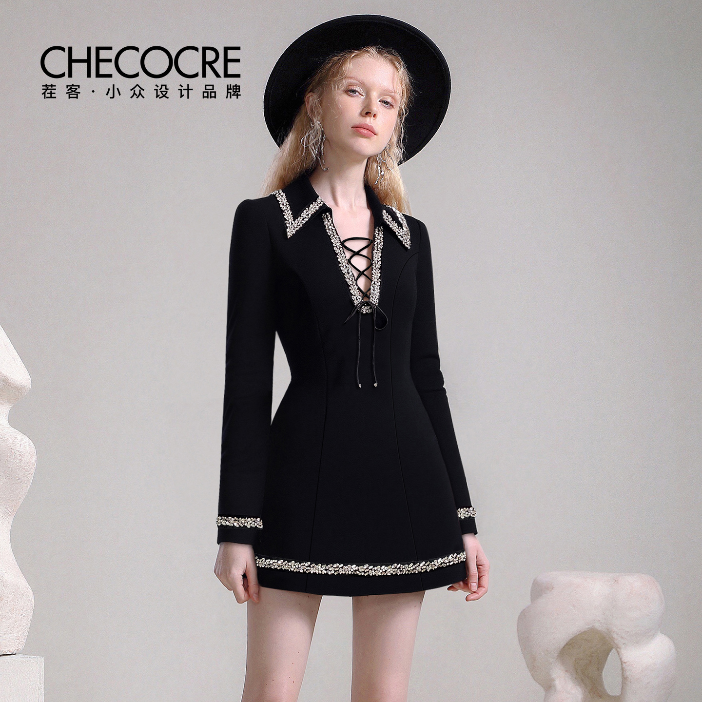 茬客V领绑带撞色连衣裙