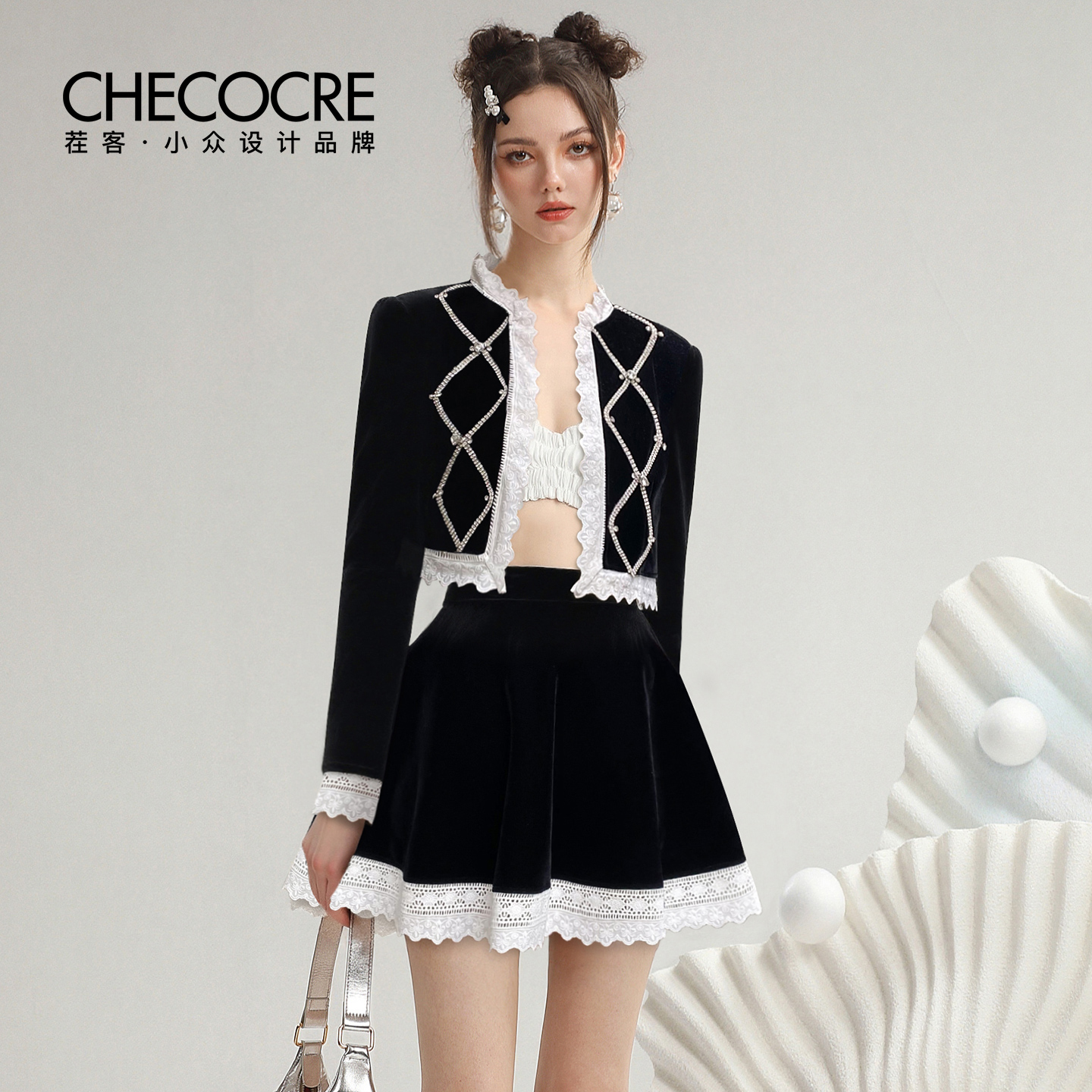 茬客新款圆领丝绒花边短裙