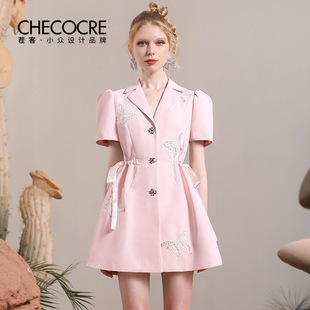 茬客2025年别致粉色西装 裙蕾丝镂空小众设计感系带收腰通勤连衣裙