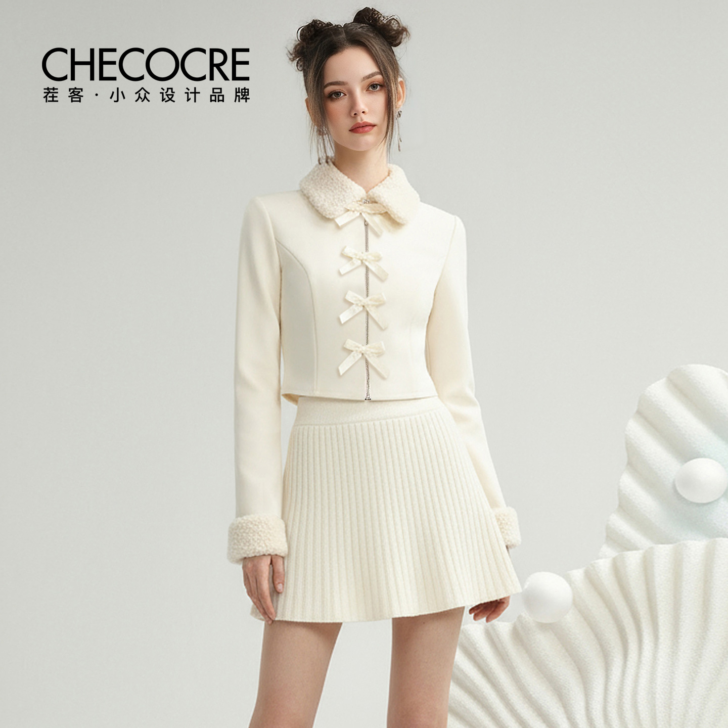 茬客翻领蝴蝶结上衣短裙