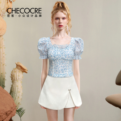 茬客法式气质提花方领泡泡袖上衣