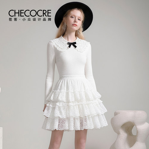 茬客娃娃领蕾丝上衣蓬蓬裙