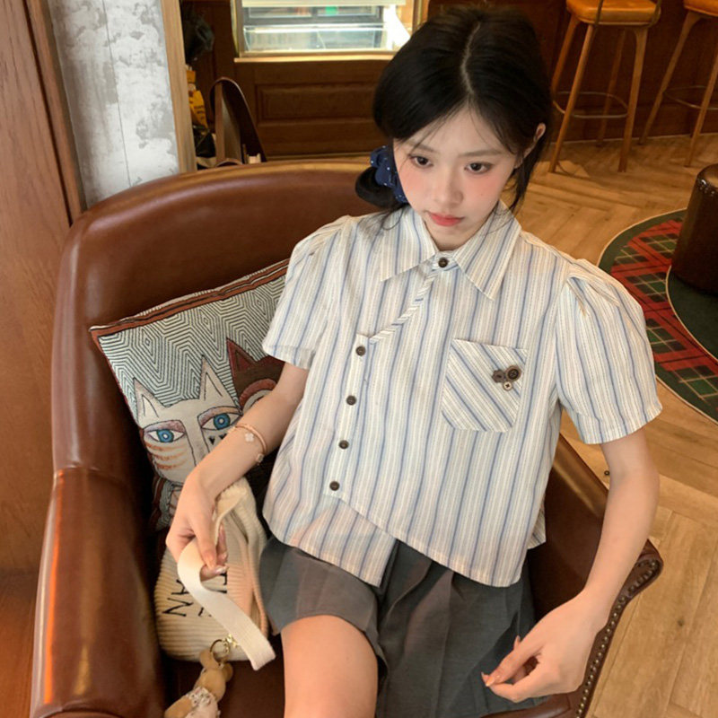 新款韩版设计感小众蓝白条纹短袖衬衫女小个子宽松衬衣开衫短款