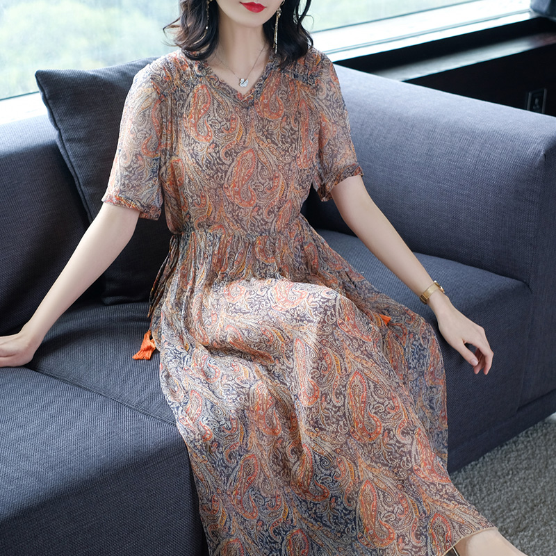 欧洲站重磅真丝连衣裙女2023夏季新款气质V领碎花桑蚕丝修身长裙
