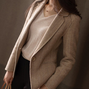 2020修身 外套女短款 显瘦羊毛西服 杏色人字纹西装 SHAN家