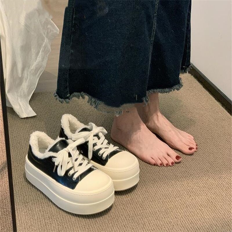 黑色加绒厚底鞋小白鞋子女秋冬款保暖松糕底增高丑萌大头板鞋帆布