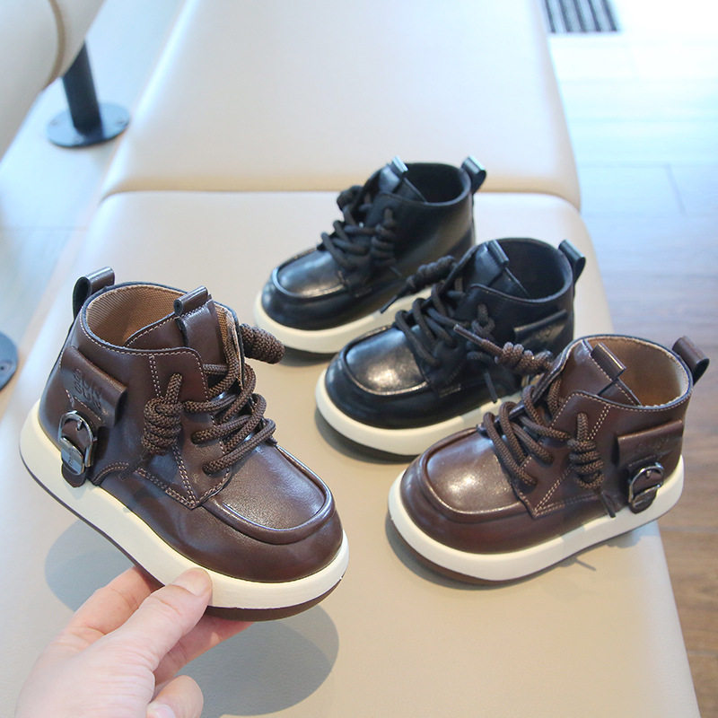 新款儿童马丁靴2026春秋男童短靴英伦时尚女童皮靴子软底宝宝鞋单