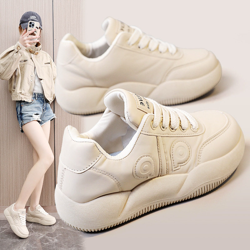 女鞋厚底面包鞋显脚小2026年新款春季百搭休闲运动板鞋女
