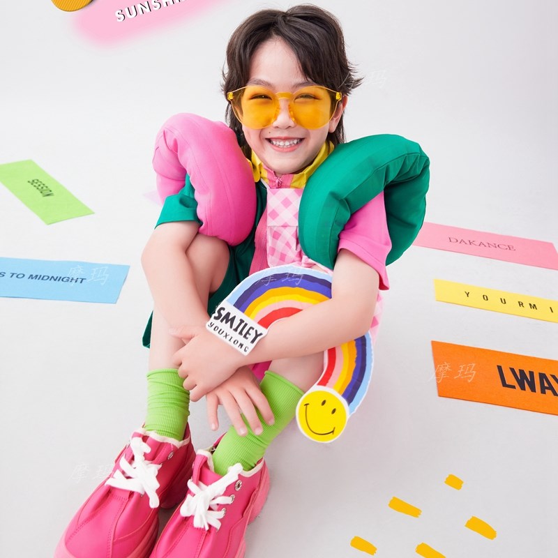 新品多巴胺男童模l卡走秀潮服影楼模特拍摄写真主题演出服儿童摄