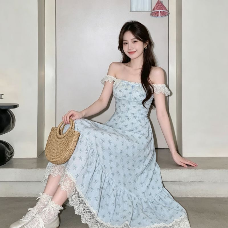 温柔风甜美小清新碎花背带连衣裙女生夏季新款小众蕾丝蝴蝶长裙子