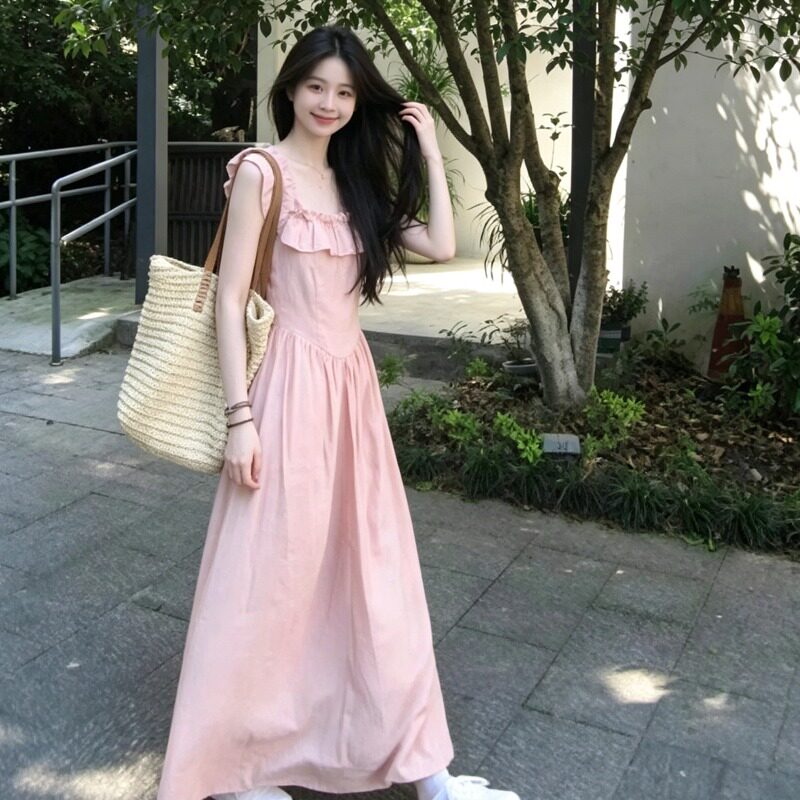 法式粉色荷叶边小飞袖连衣裙子女夏2026新款设计感收腰公主裙长裙