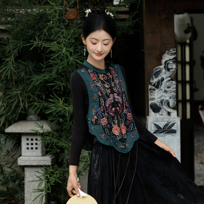 刺绣国风马甲中国风茶服夹棉马夹