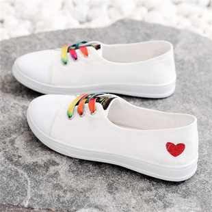 老北京学生妈妈休闲布鞋 2026春夏季 女板鞋 一脚蹬懒人帆布鞋 女 新款