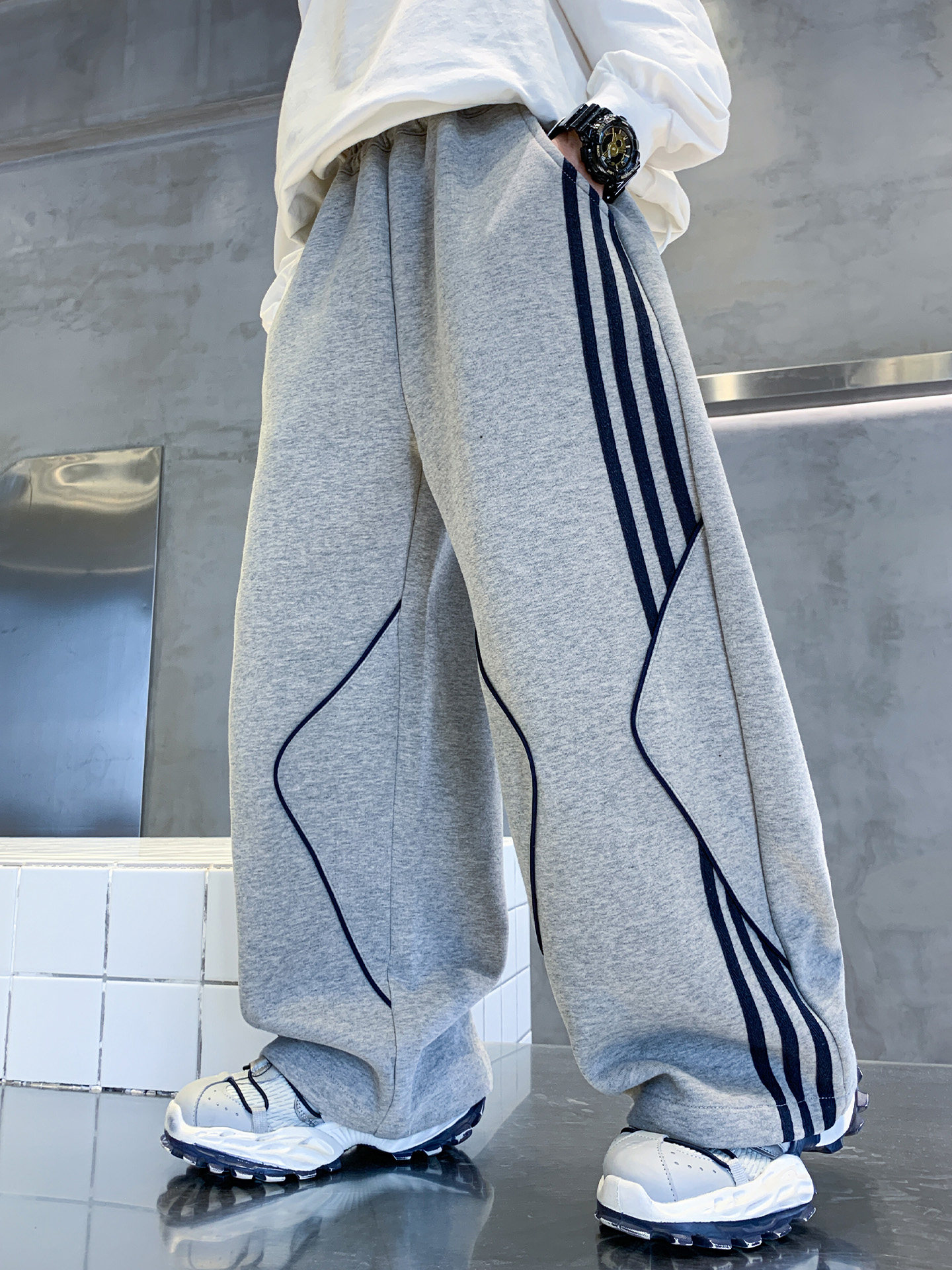 男童秋冬款卫裤2025新款中大童冬季加绒加厚儿童运动直筒裤子秋装