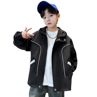男童秋装外套2026新款洋气中大儿童帅气冲锋衣春秋款红色连帽风衣