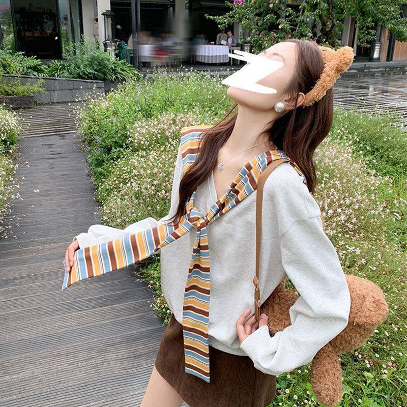 甜美V领条纹披肩假两件卫衣女