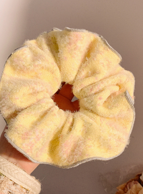 奶黄色毛绒大肠发圈女高级感秋冬发饰扎头发气质百搭丸子头发绳