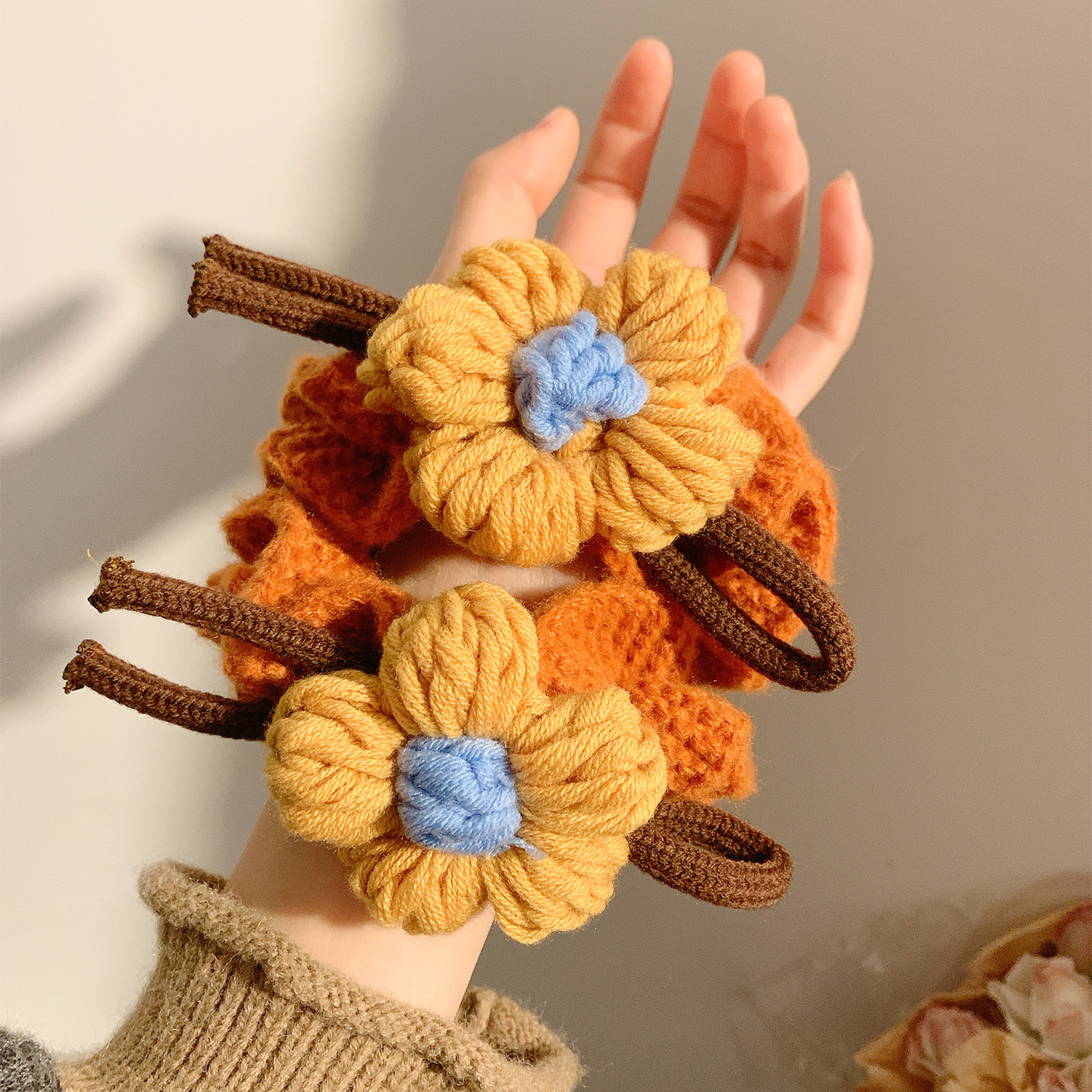 可爱黄色针织花朵毛线大肠发圈女高级感秋冬头饰发绳扎头发丸子头,饰品/流行首饰/时尚饰品新,发饰,淘宝优惠券,粉丝福利购,淘宝优惠卷