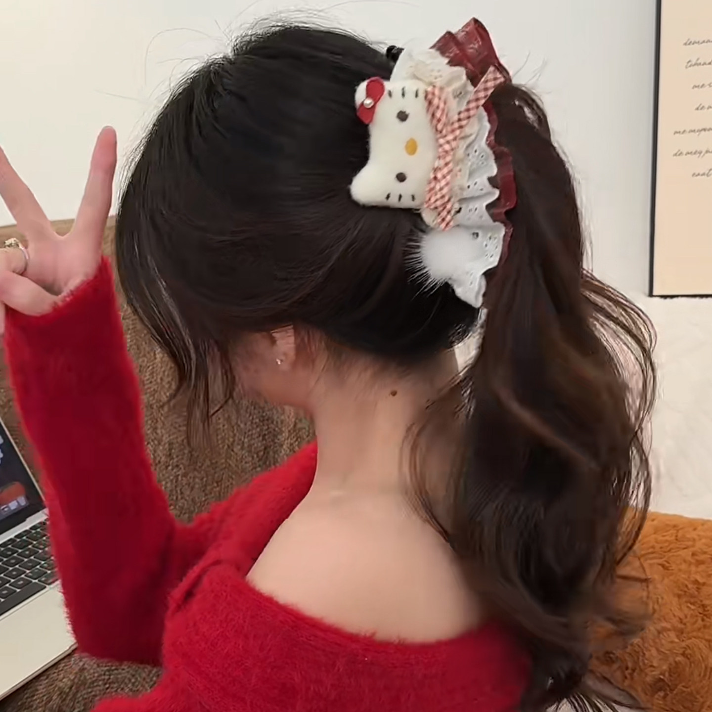 圣诞可爱红色Kitty猫香蕉扭扭夹女高级感发夹后脑勺盘发竖夹新年,饰品/流行首饰/时尚饰品新,发饰,淘宝优惠券,粉丝福利购,淘宝优惠卷