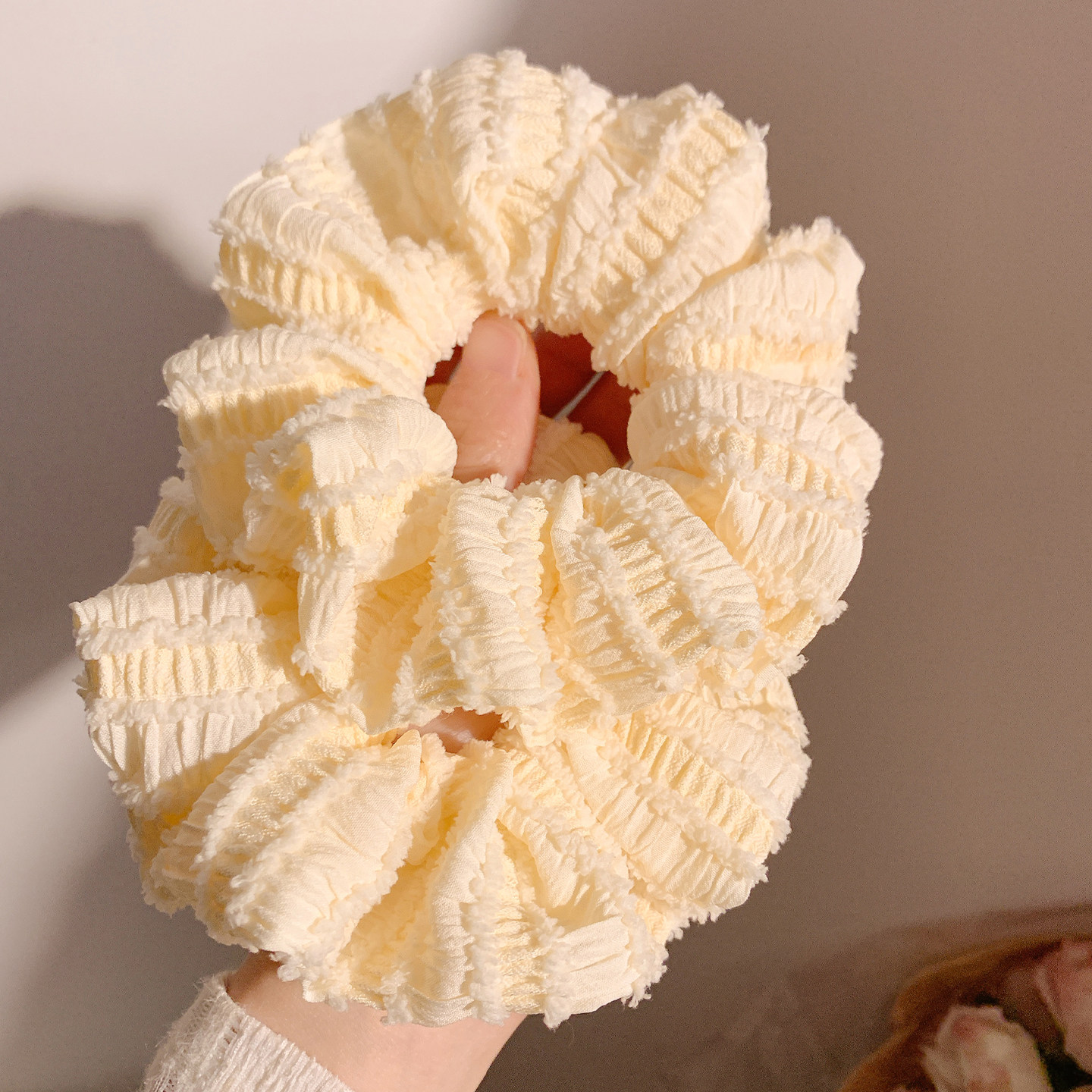 清新百搭黄色布艺大肠发圈女韩系简约温柔头饰发绳扎头发丸子头,饰品/流行首饰/时尚饰品新,发饰,淘宝优惠券,粉丝福利购,淘宝优惠卷